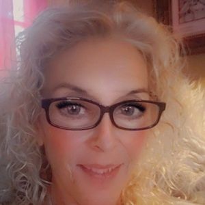 Meet your Posher, Debra